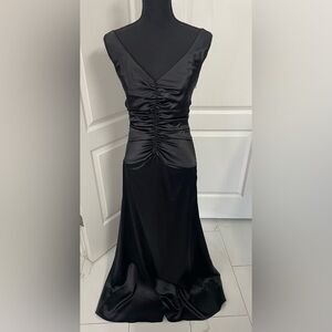 Jessica McClintock US 6 evening gown black satin dress full length fits 4/6 prom